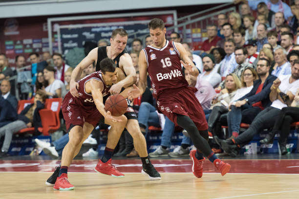 球队抵达佛 球队抵达佛